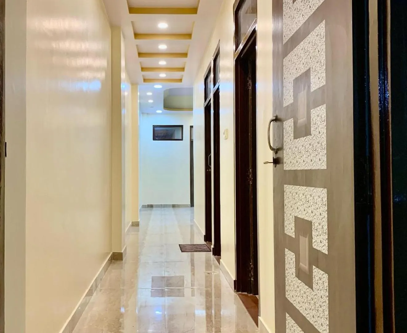 Shri Ji Hotel Varanasi