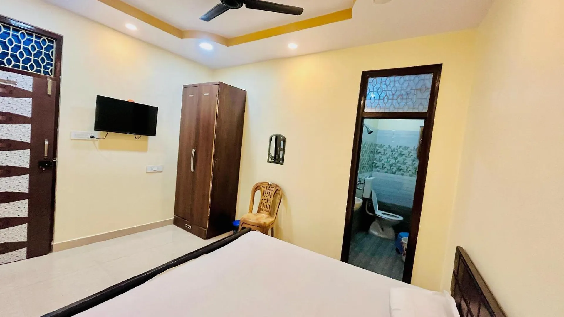 Shri Ji Hotel Varanasi