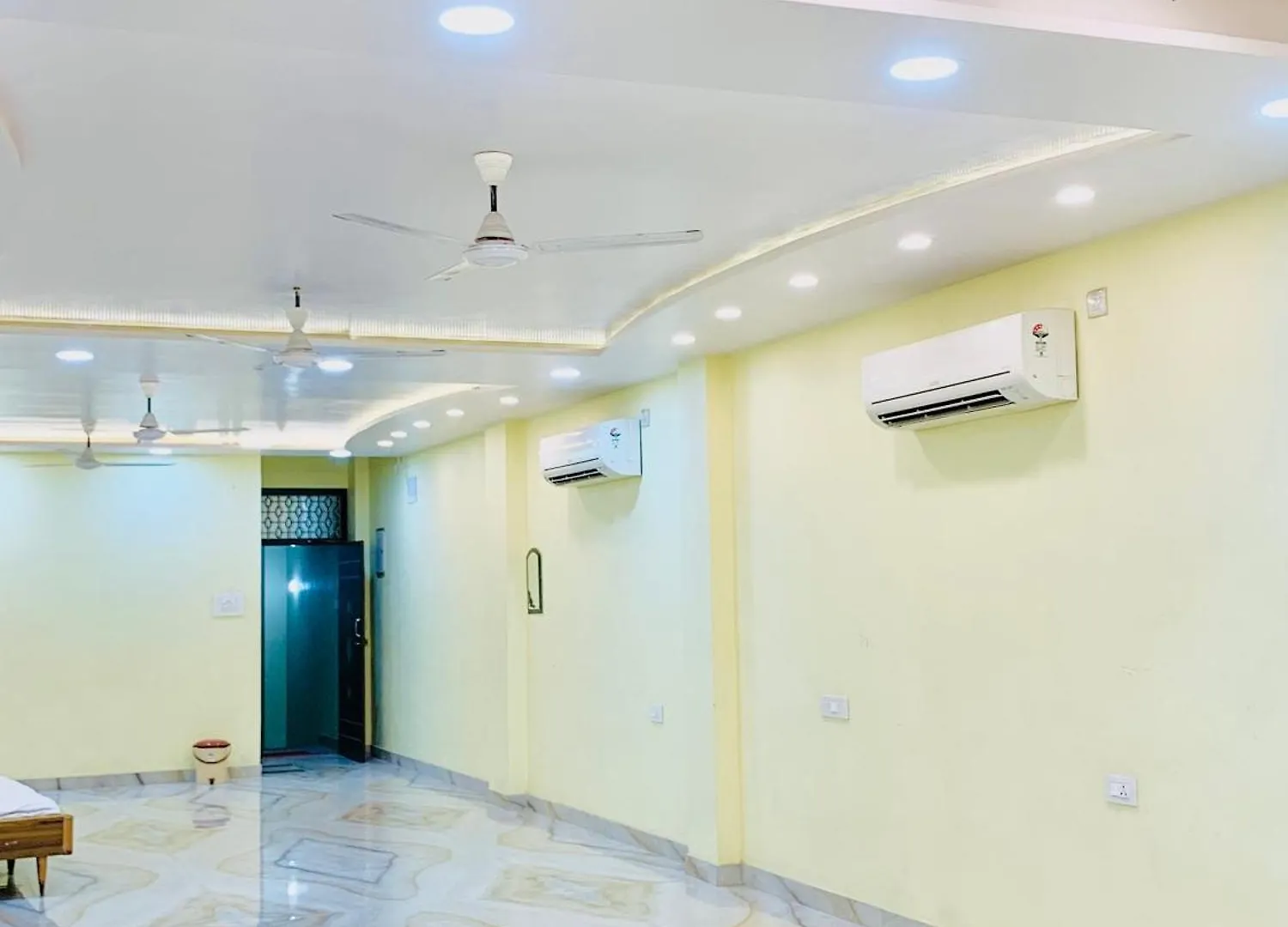 Shri Ji Hotel Varanasi India